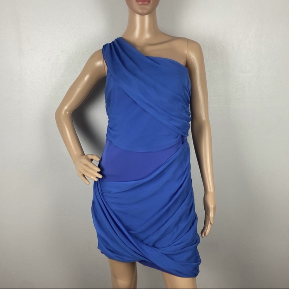 ALICE + OLIVIA BLUE ONE-SHOULDER CHIFFON DRAPED MINI DRESS - Picture 2 of 12